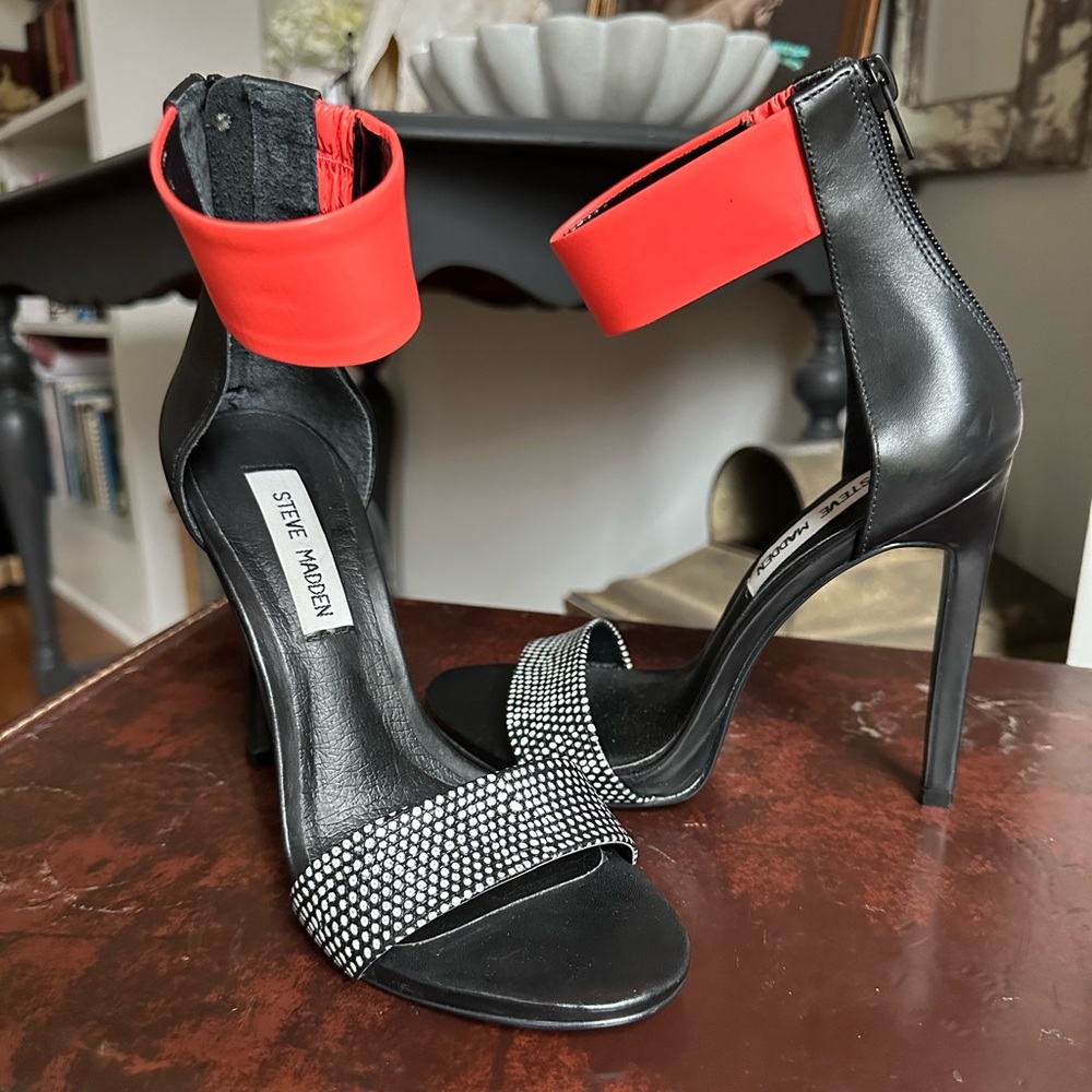 Steve Madden Black and Red Women's Heels 6.5